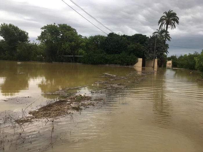 Câmpurile și străzile din Daya Vieja sunt pline de apă