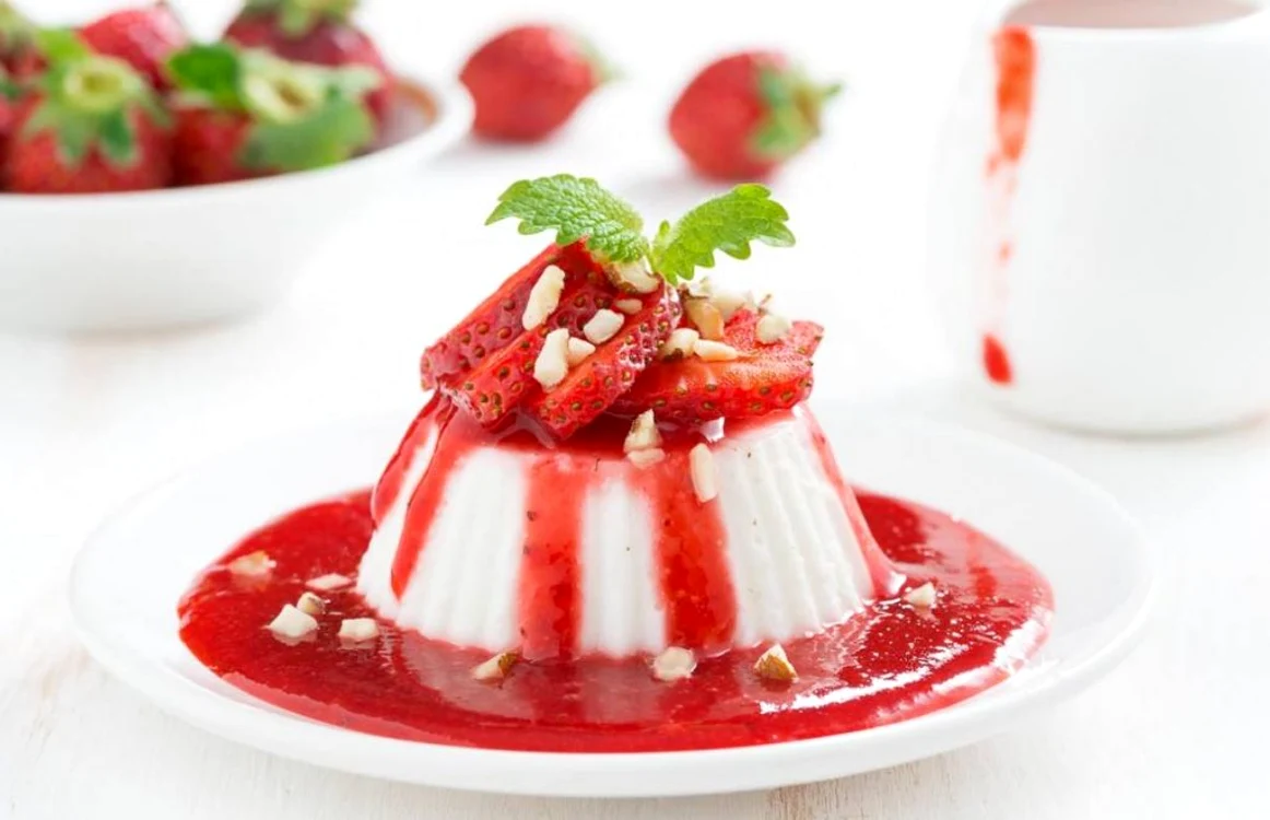 Budincă de căpşuni, o reţetă delicioasă FOTO Shutterstock