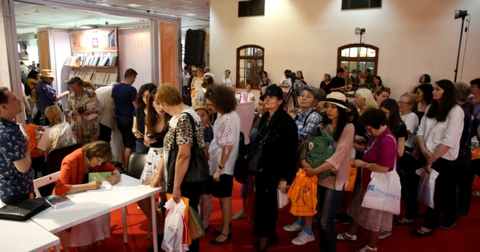 ana blandiana autografe bookfest FG