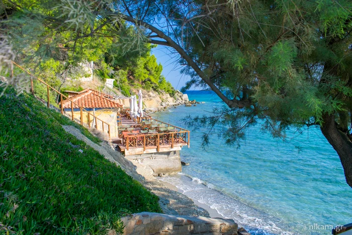 Plajă pe brațul Kassandra din Halkidiki - Grecia Foto Nikana gr