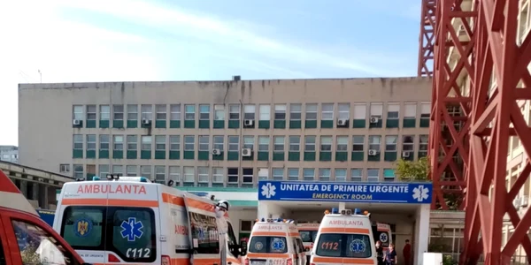 slobozia coada de ambulante la spital FOTO faceb/valentin Stanciu