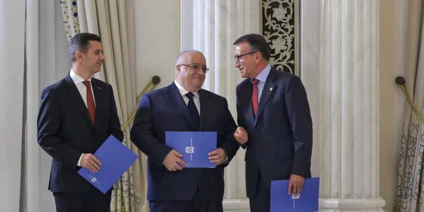 Învestire miniştrii Felix Stroe - Marius Nica - Paul Stănescu / FOTO Inquam Photos / Octav Ganea / 17 oct 2017