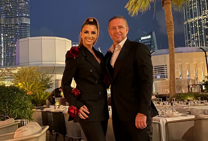 Inelul primit de Anamaria de la soțul ei, Laurențiu Reghecampf, costă aproximativ 24.000 de euroFoto: Click!