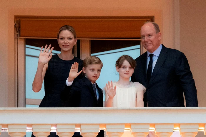 Prințul Albert de Monaco, Prințesa Charlene și copiii captivați de sărbătoarea Sfântului Ioan 8 jpg