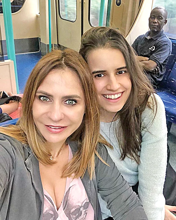 125.000 € va plăti Adina Buzatu pentru specializarea Sarei în Elveţia