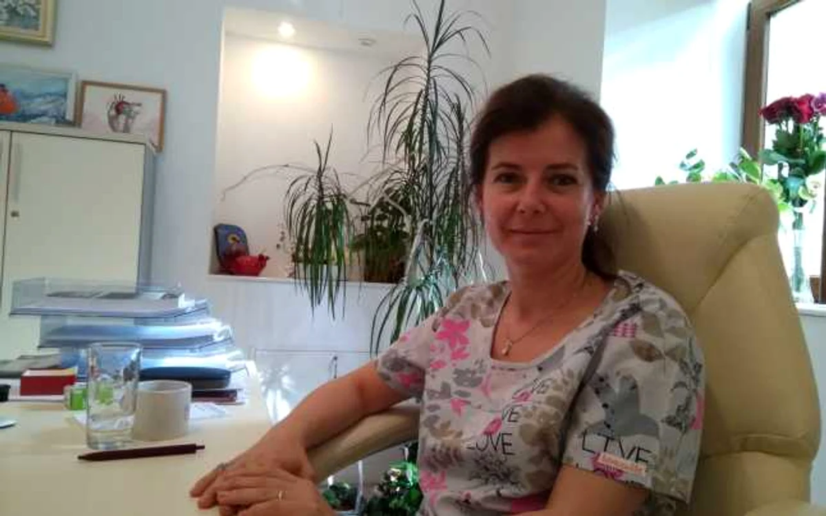 Alexandra Lazăr, în cabinetul său  FOTO Florina Pop