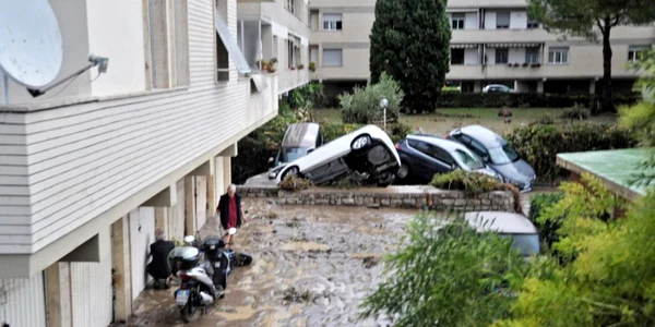 Morţi şi inundaţii după ploi torenţiale în Livorno Italia - FOTO EPA - EFE / 10 sep 2017