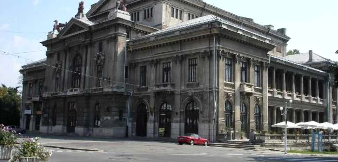 Palatul Cultural Teodor Costescu din Turnu Severin construit pe terenul obţinut în acele vremuri de primarul Constantin Gruiescu