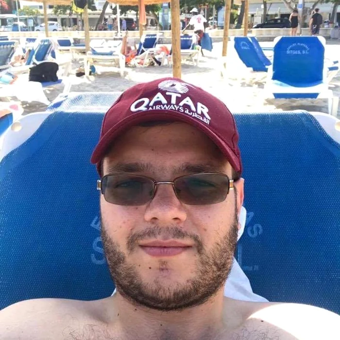 Victor Dăncilă (29 de ani), fiul premierului, este un copil adoptat de la vârstă fragedă. Era un bebeluș abandonat de mamă, imediat după naștere