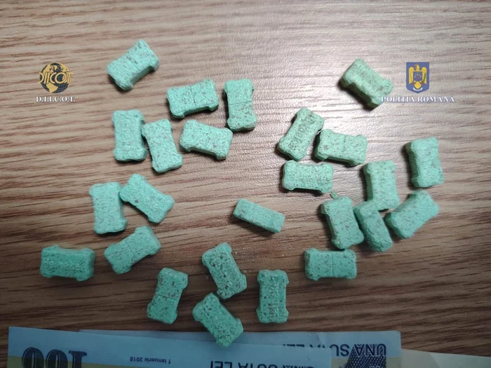 Drogurile erau vândute cu 50 lei/comprimat Sursa FOTO: IPJ Dolj
