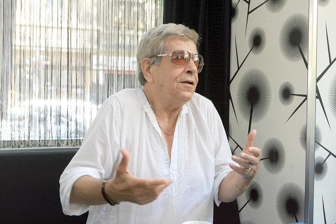 
    Ion Dichiseanu  