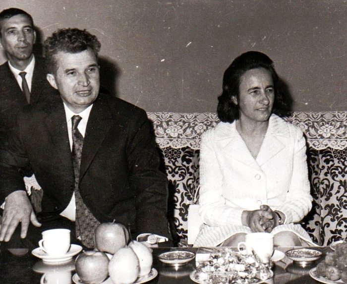 Nicolae şi Elena Ceauşescu erau legaţi de tradiţiile populare