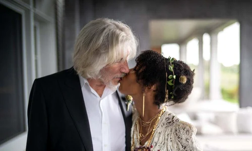 1 roger waters nunta kamilah chavis soferita lui de culoare mai tanara cu 35 de ani 2 jpg jpeg