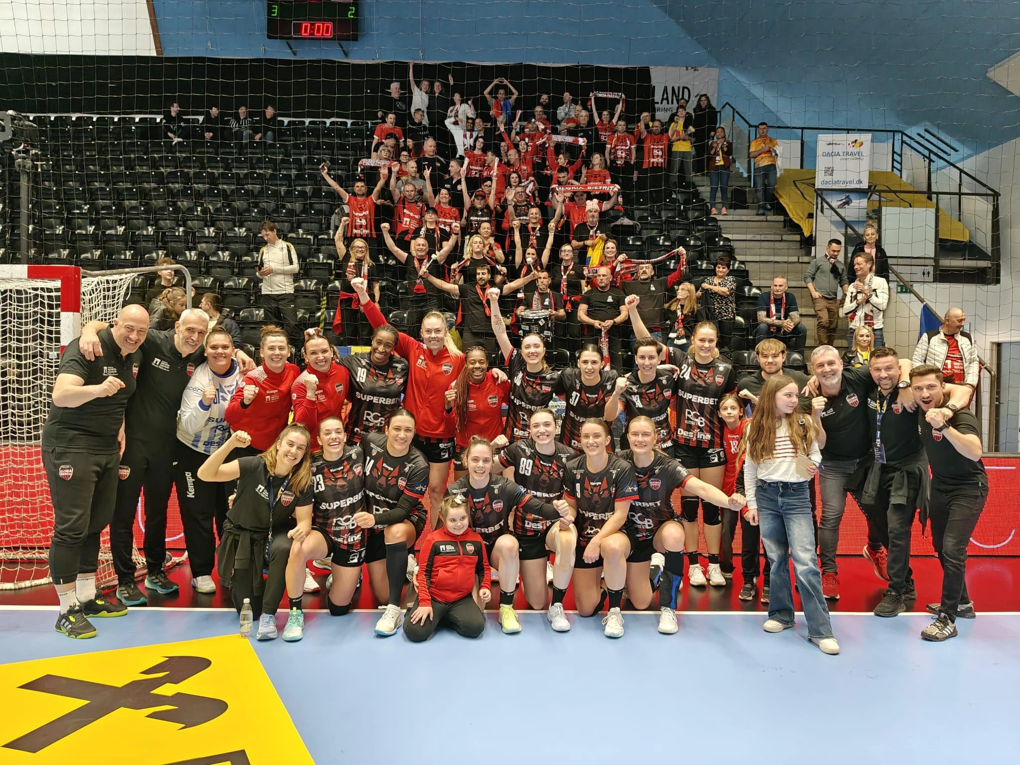 Victorie dramatică pe terenul lui Ikast. Gloria Bistrița, la un pas de sferturile Ligii Campionilor la handbal