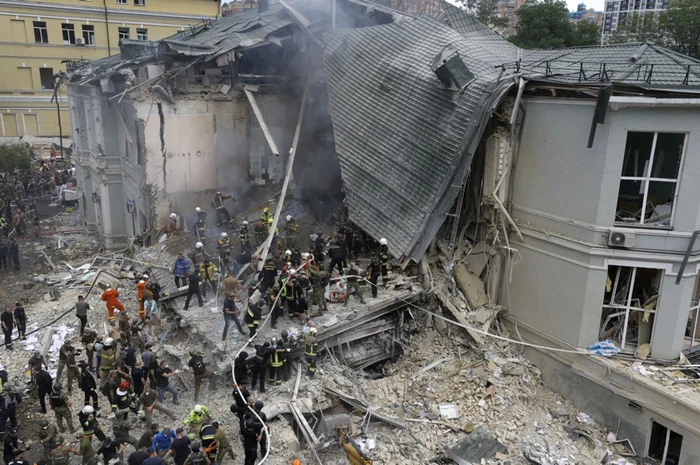 Distrugerile provocate spitalului de copii din Kiev după ce a fost lovit din plin de o rachetă