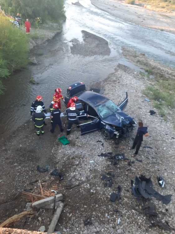 Trei persoane au fost rănite în accident FOTO ISU Neamţ