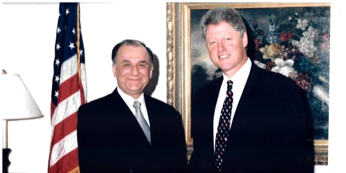 Foto 9  Ion Iliescu si Bill Clinton jpg
