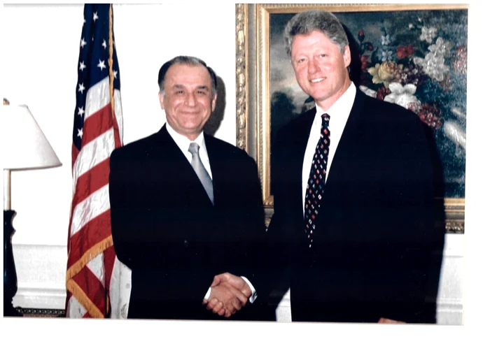 Ion Iliescu și președintele american Bill Clinton FOTO Adevărul