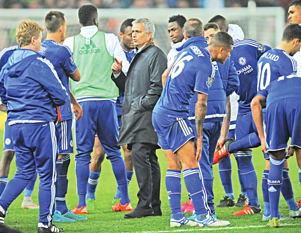 
    Mourinho nu  se mai înţelege  cu elevii săi   