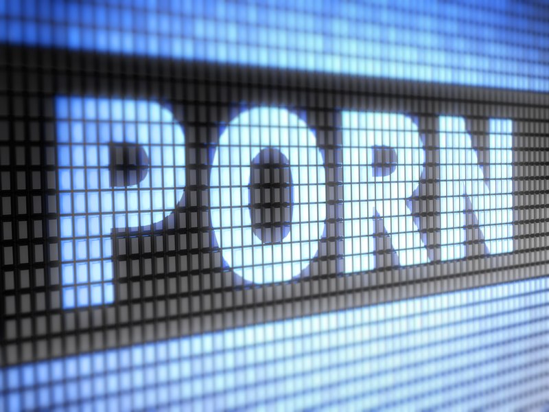 Fabricarea de imagini pornografice false va fi infracțiune în Marea Britanie. Cei care le distribuie ajung în închisoare