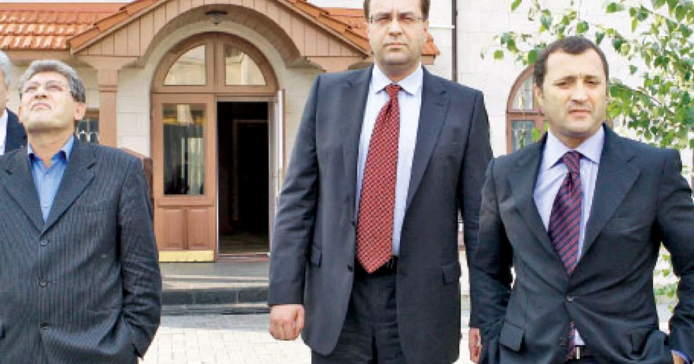 Mâine, va fi anunţată componenţa viitoarei coaliţii de guvernare