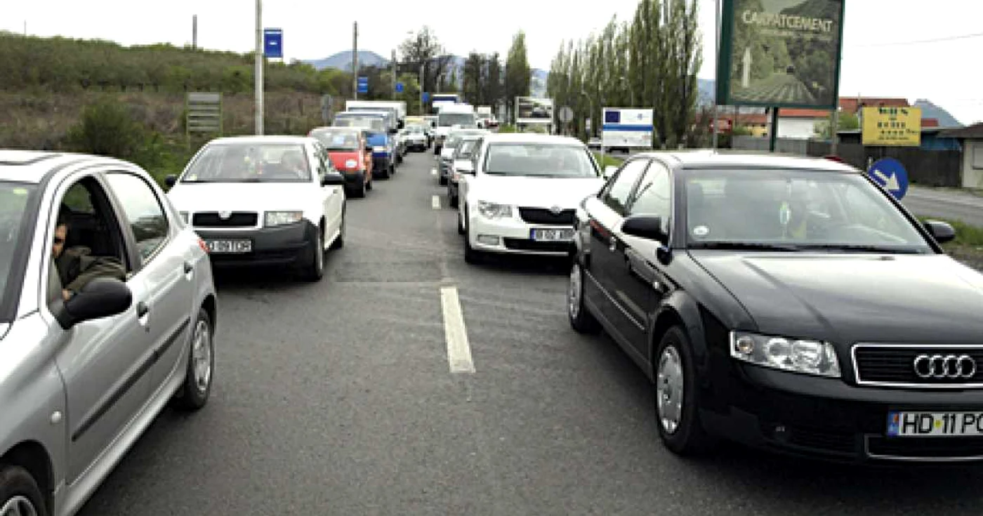 Traficul a fost blocat aproximativ o oră
