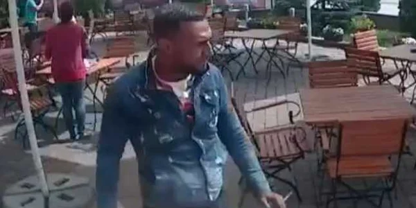 Bătăuş