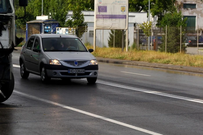 Pe unele străzi, linia continuă a fost trasă defectuos. D.G.