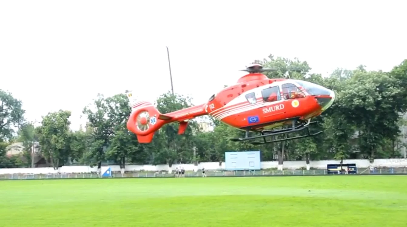 
    Elicopterul care s-a prăbușit ieri la ora 14.13 decolase la ora 13.10 de pe Stadionul Dinamo, din Chișinău ca să preia un bolnav din Cahul. Era a doua misiune în acea zi    