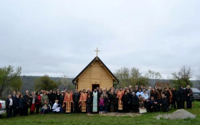 Românii din Valea Timocului, zid în faţa bisericii din Gorneana pe care sârbii au de gând să o închidă