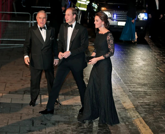 Kate Middleton cu rochie neagră și mâneci din dantelă la Royal Variety Performance în 2014, Profimedia (2) jpg