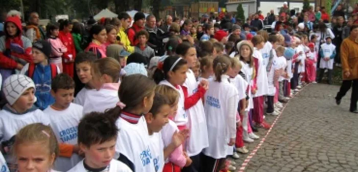 Târgu-Mureş: Peste 1000 de participanţi la Crosul Toamnei