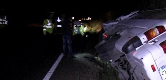 La faţa locului au sosit şi echipajele de descarcerare FOTO: Adevărul