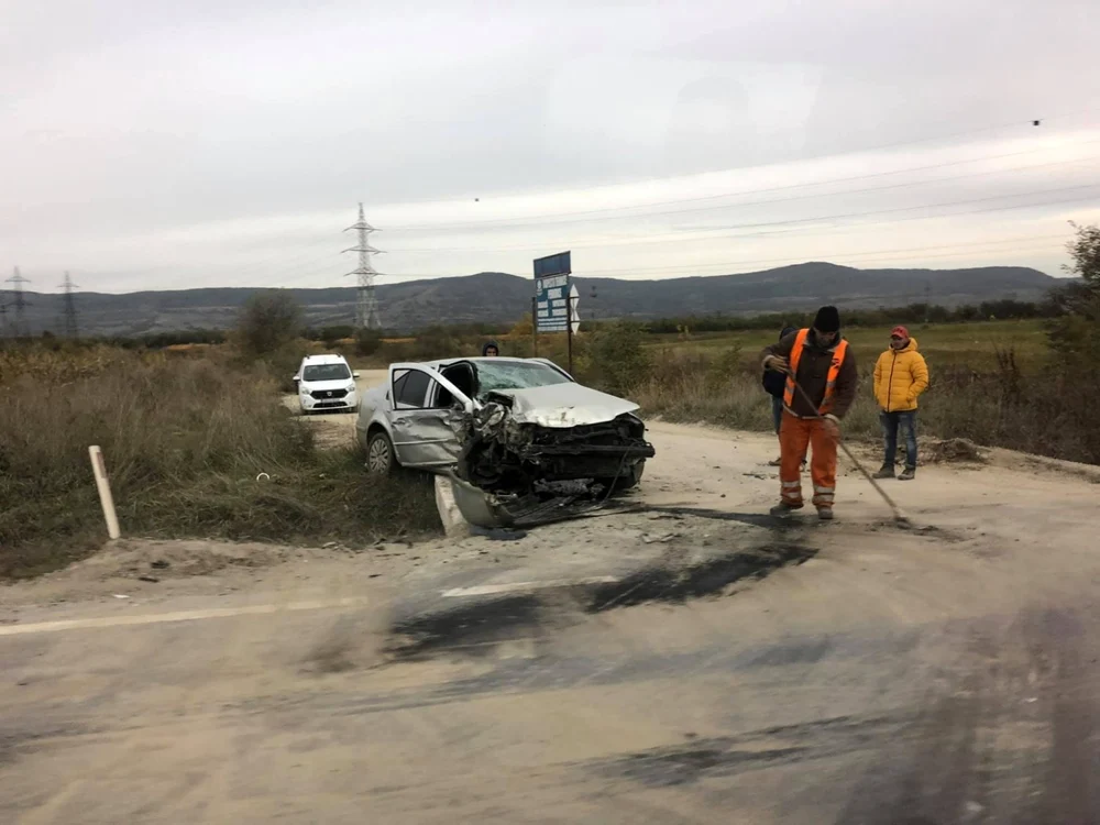 Accident pe DN 1 în Sibiu - coliziune între un TIR şi un autoturism în Avrig soldată cu o victimă Foto Gino Stoica