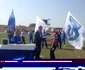 Jucătorii de legendă ai Universităţii Craiova au primit bucăţi din gazonul stadionului Ion Oblemenco 