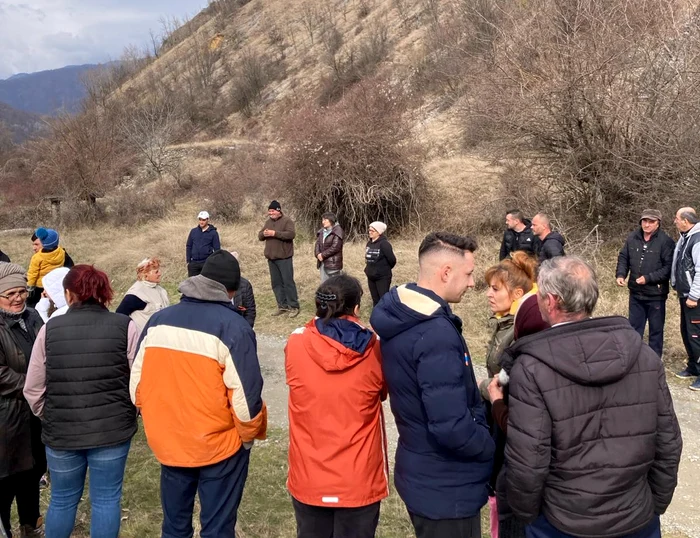 Localnicii din Gureni se opun deschiderii carierei de calcar FOTO Știrile Pro Tv