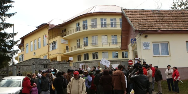 Săcelenii au mai protestat pentru redeschiderea spitalului