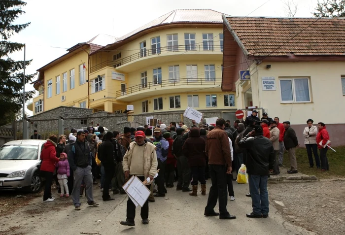 Săcelenii au mai protestat pentru redeschiderea spitalului