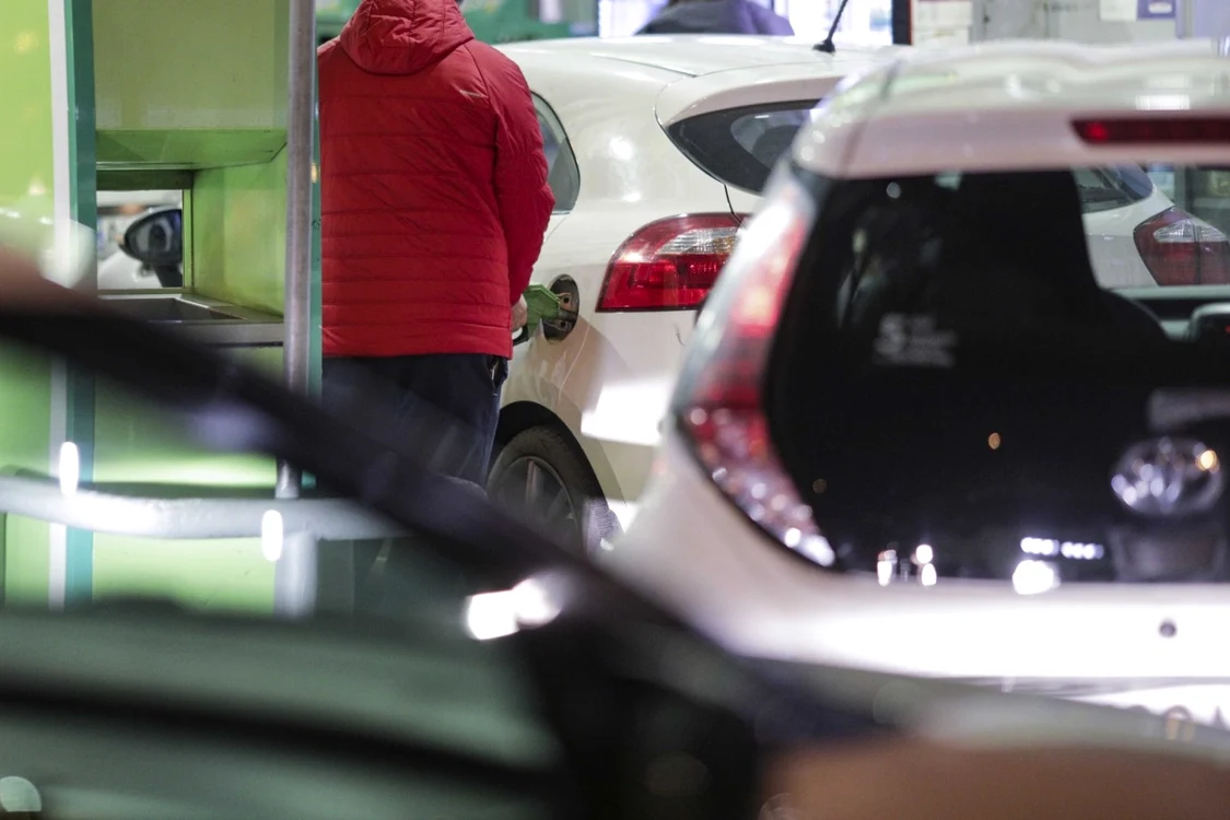 Prețul carburanților va continua să crească. FOTO Inquam Photos / Octav Ganea
