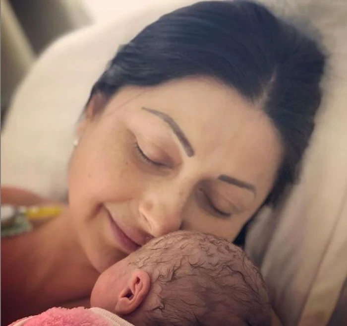 
    Gabriela Cristea a născut o fetiță perfect sănătoasă, care va purta un nume „primăvăratic” Foto Instagram  