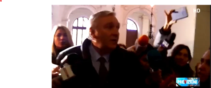 
    Mircea Beuran a ajuns din nou, joi, în fața judecătorilorfoto: captura video Antena 3  