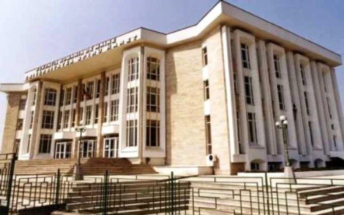 Ministerul Educaţiei va face recurs Universităţii Spiru Haret