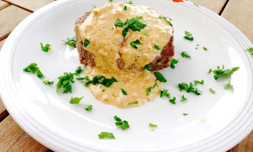 tagliata di manzo con salsa di panna jpeg