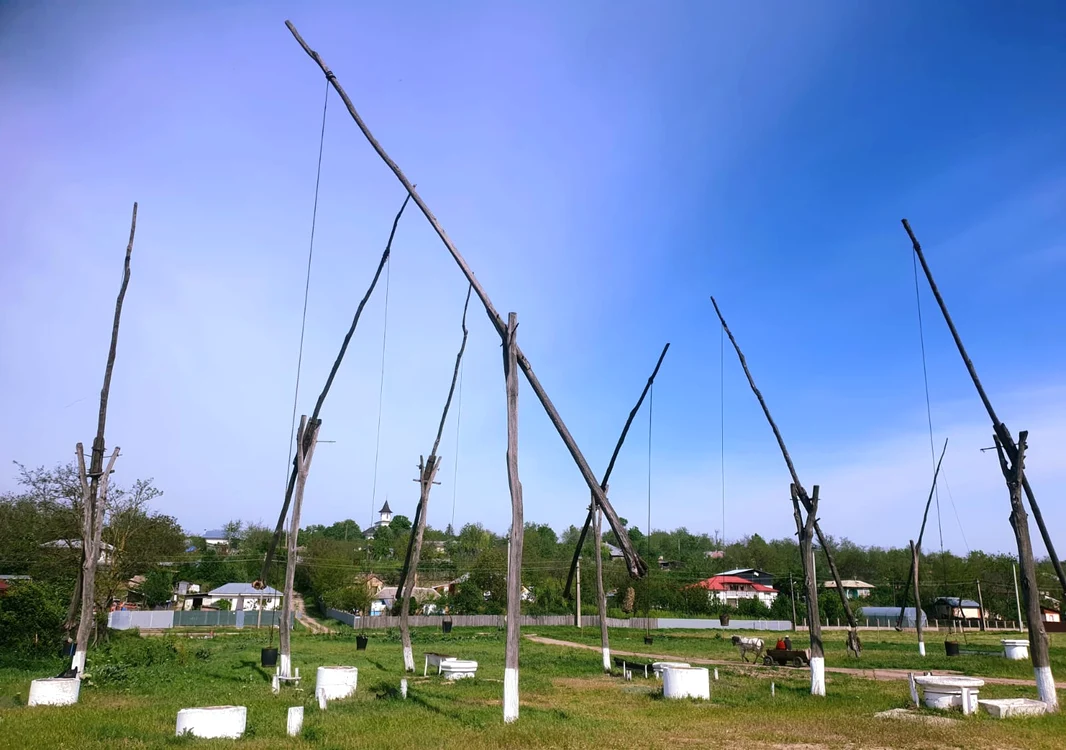 Fântâni cu cumpănă, vechi de peste 150 de ani FOTO: Primăria Cuca