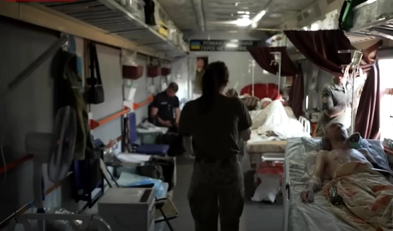 Vagonul funcţionează ca o unitate medicală. Foto: captură video CNN