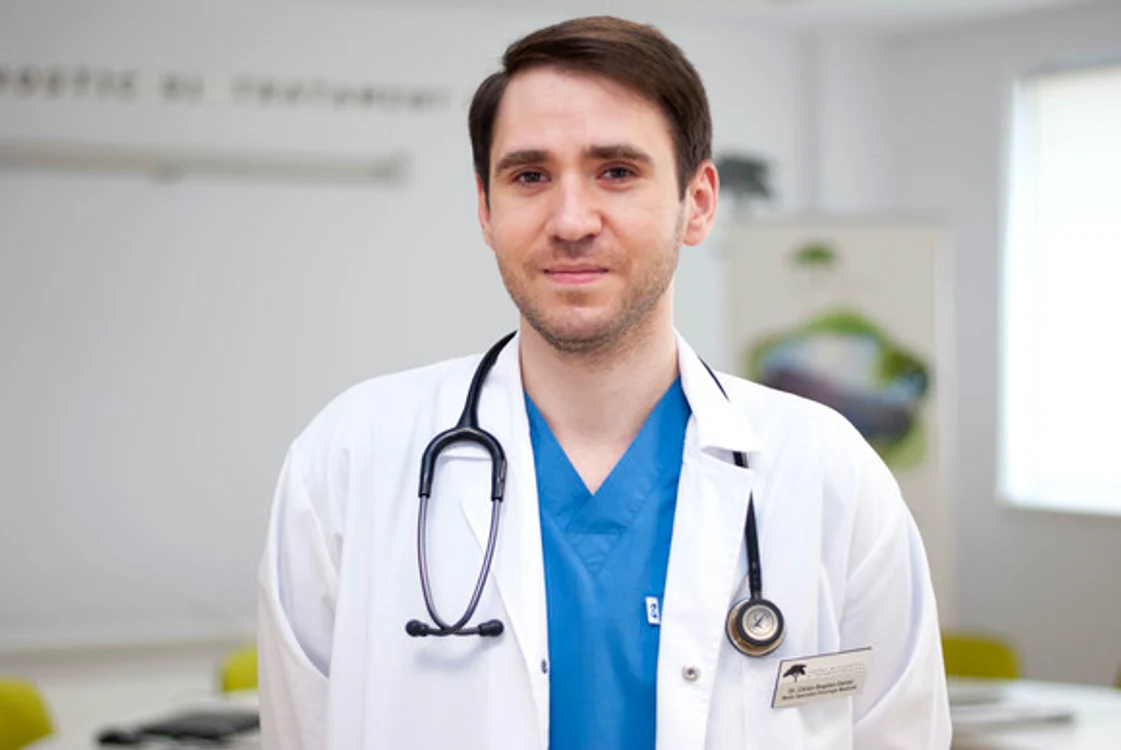 
    Dr. Bogdan Câlan, medic oncolog  
