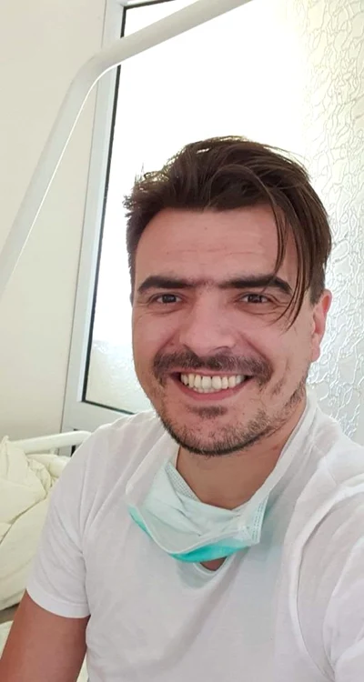 "#eusunt32" a scris bărbatul pe pagina sa de socializare FOTO Facebook/ Răzvan Ioan