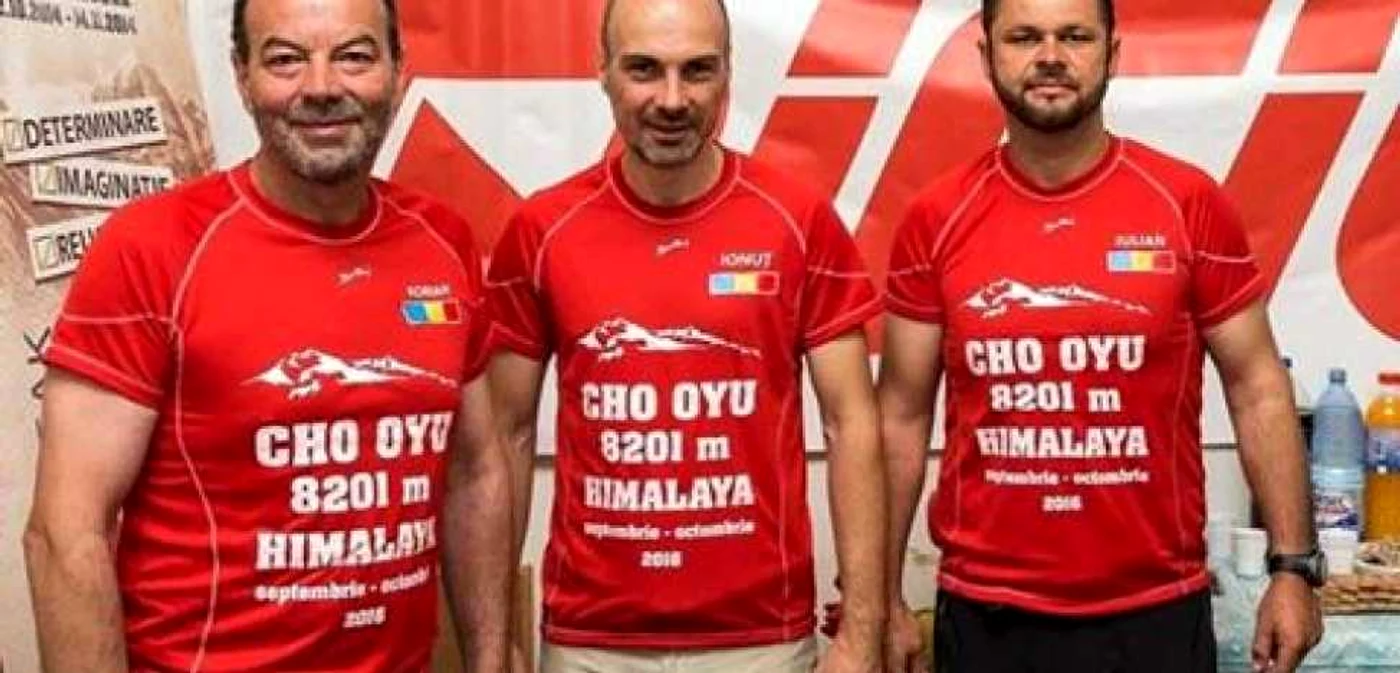 Adrian Laza (stânga), Ionuţ Ştefănescu şi Iulian Petre pregătiţi de exepdiţie FOTO: facebook