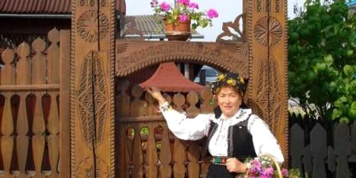 Casa se află în localitatea Ciumărna