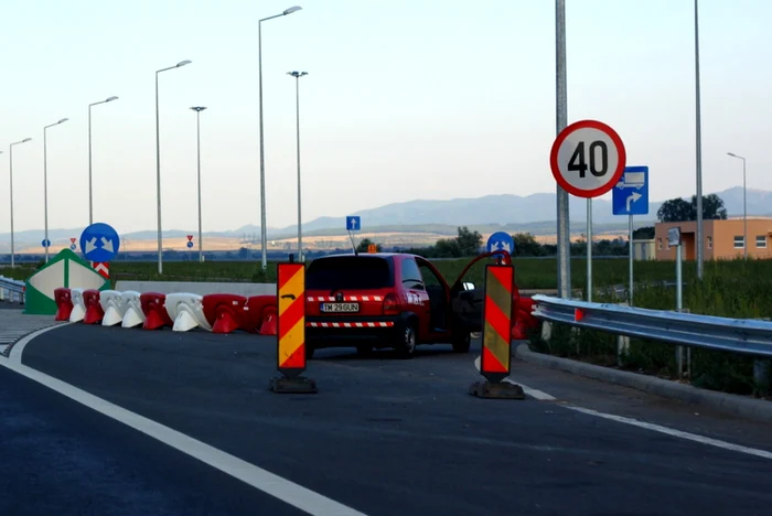 Accesul în refugii nu mai este permis, spre nemulţumirea şoferilor. FOTO Daniel Guţă.